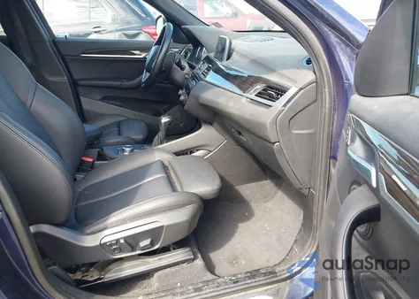 2018 BMW X1 xDrive28I z USA, uszkodzony, nr VIN WBXHT3C37J5L33675